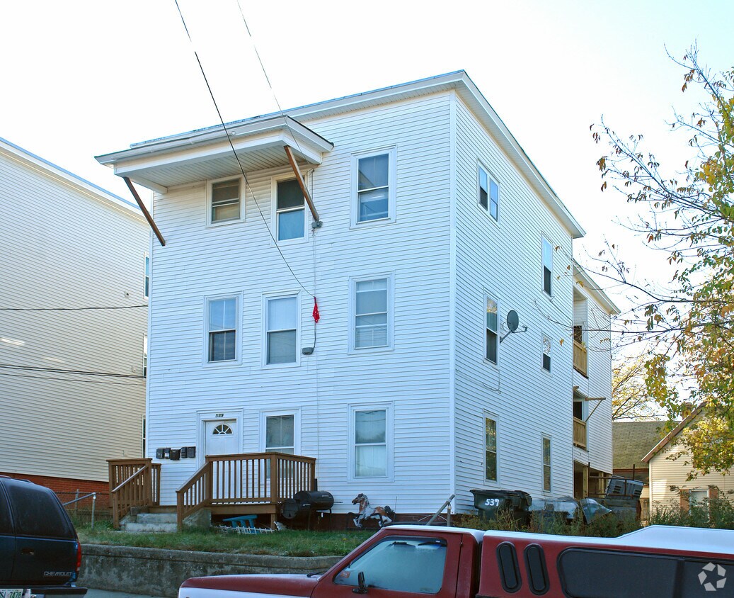 Building Photo - 539 Silver St