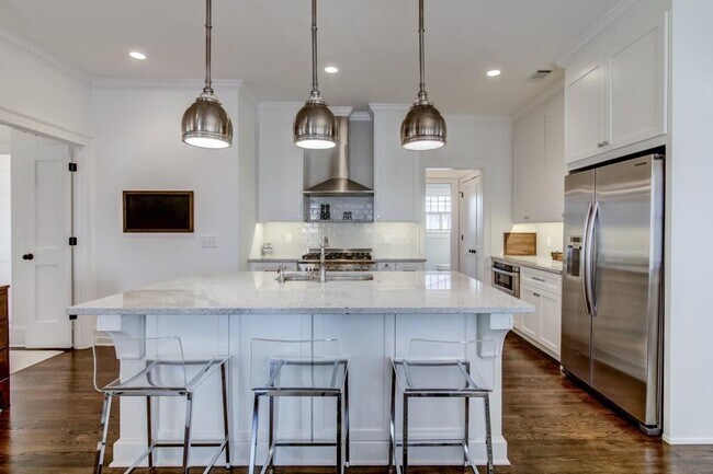Foto del edificio - 2205 Willow Ave NE