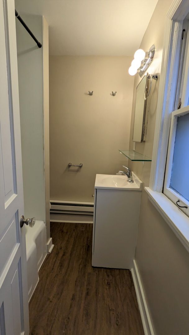 Foto del edificio - 109 Irwin Ave