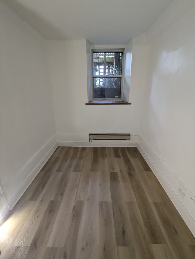 storage room - 2385 Rue Coursol