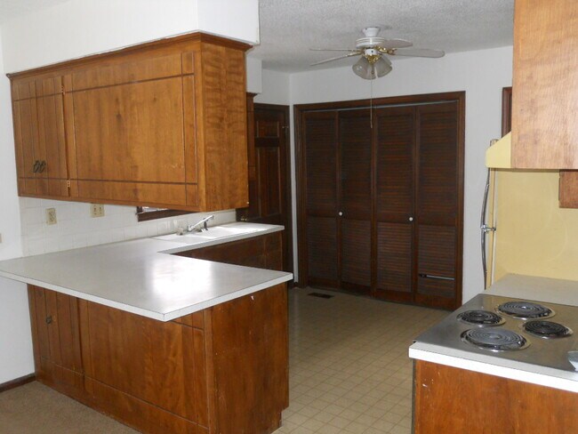 Foto del edificio - 2711 Ridge Ct
