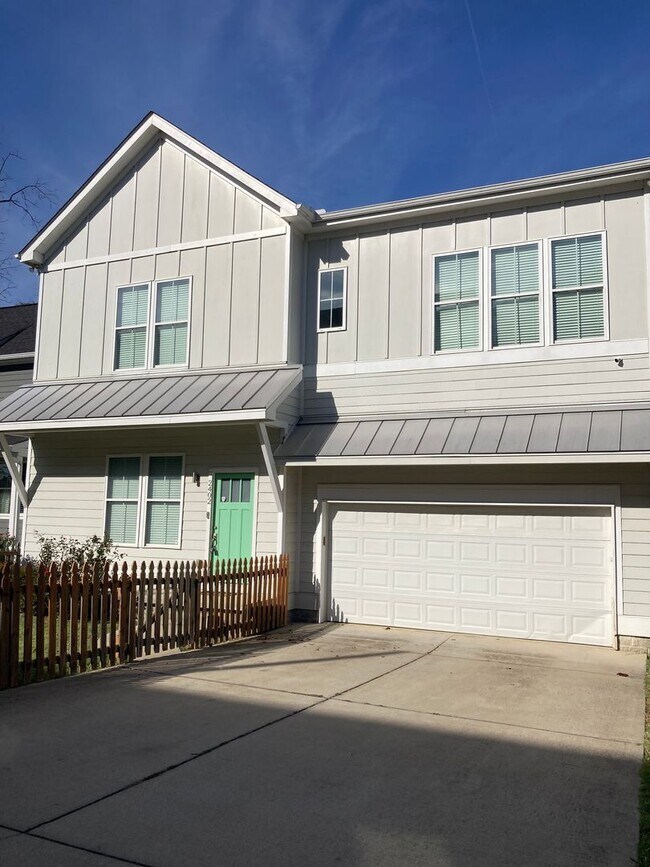 Building Photo - North Nashville Home