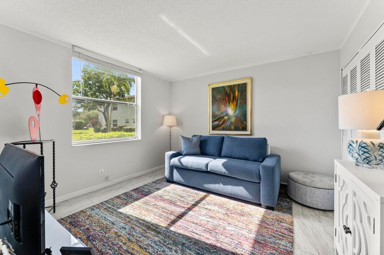 Primary Photo - 6650 S Oriole Blvd