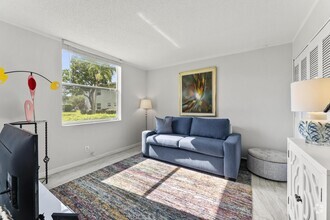 Building Photo - 6650 S Oriole Blvd