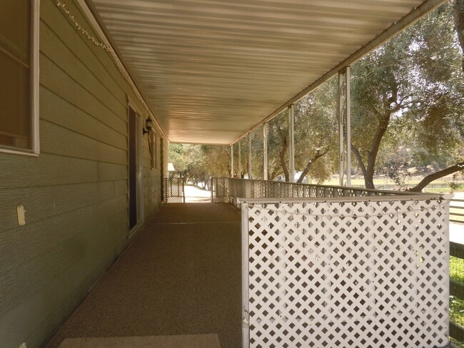 Building Photo - Country Living on Beautiful Melrose Ranch