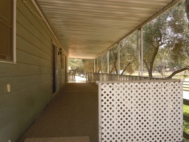 Foto del edificio - Country Living on Beautiful Melrose Ranch