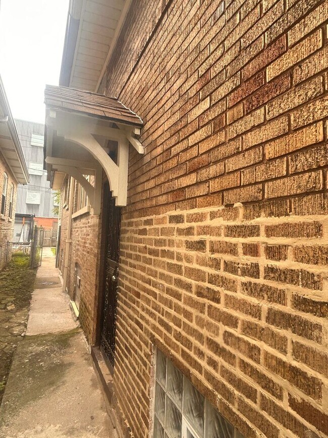 Foto del edificio - 8740 S Justine St