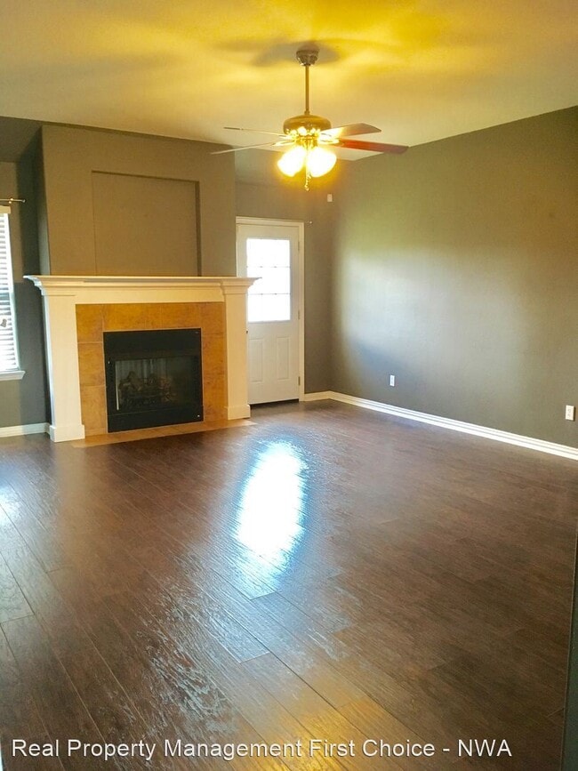 Building Photo - 3 br, 2 bath House - 803 E Southern Trace