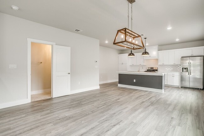 Foto del edificio - 2716 Forest Park Blvd