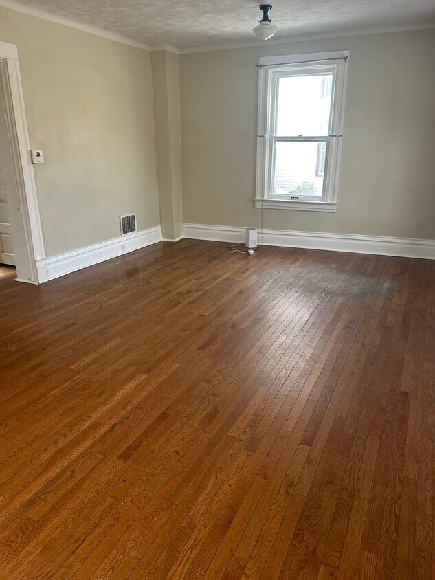 AVAILABLE NOW!!! Beautiful 3 bedroom bric... - AVAILABLE NOW!!!  Beautiful 3 bedroom bric...