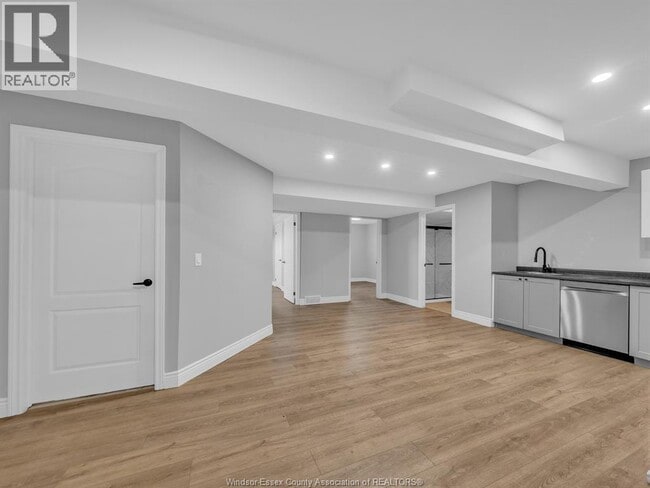 Building Photo - 973 Westwood Dr