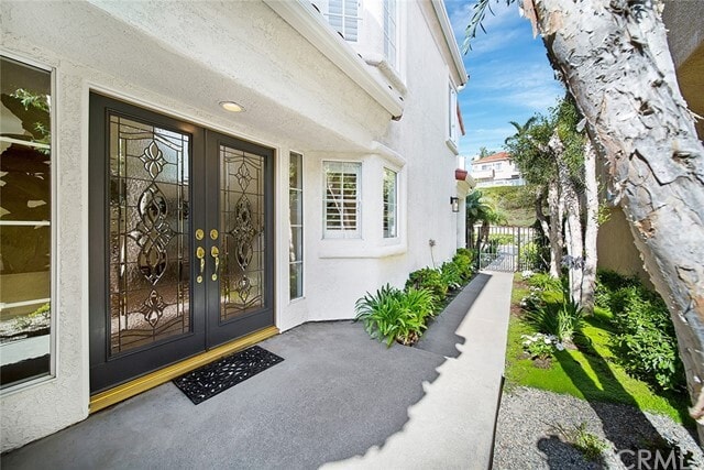 Building Photo - 7 Antigua