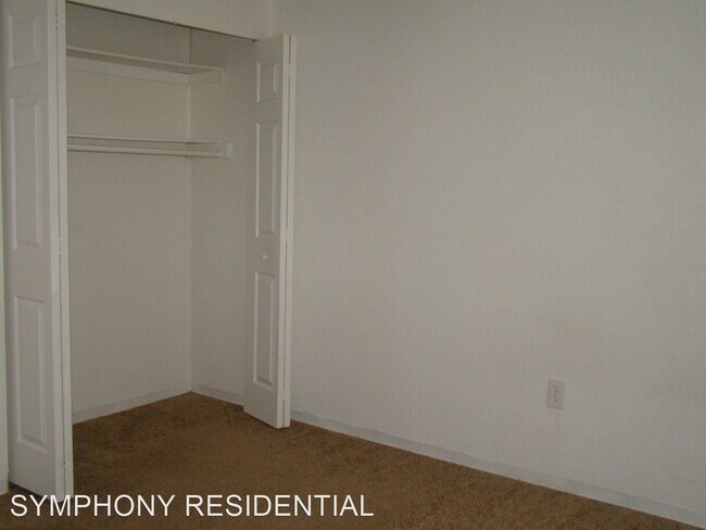 Building Photo - 10000-10163 S Nob Hill Cir