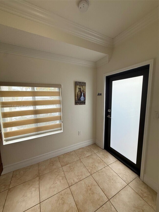 Foto del edificio - 16433 SW 52nd St