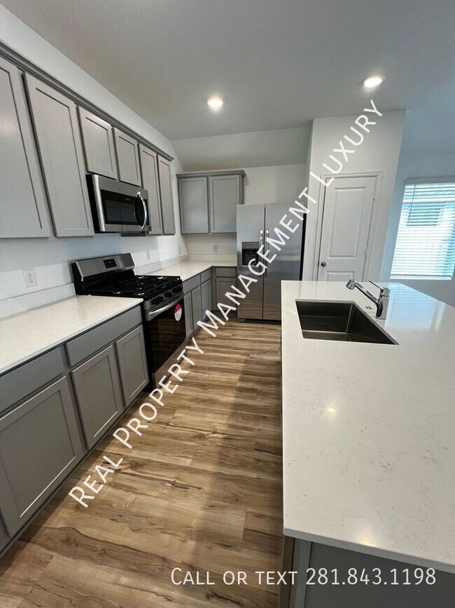 Foto del edificio - 5210 Biscay Cv Ln