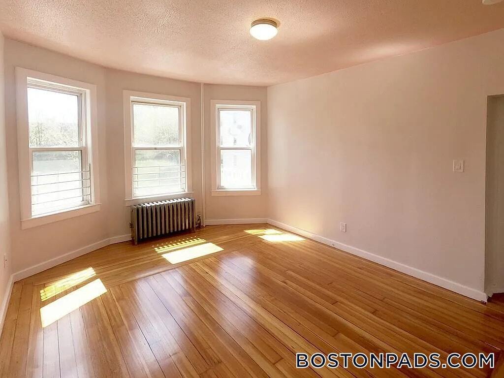 Primary Photo - 154 Stanwood St