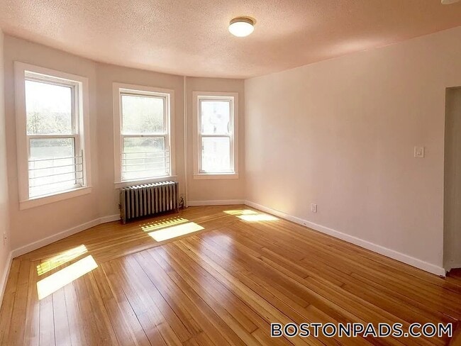 Building Photo - 154 Stanwood St