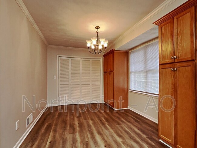 Building Photo - 761 Verde Dr