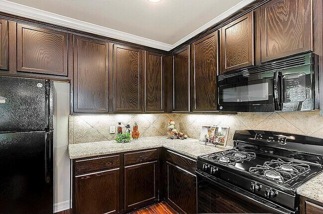 Foto del edificio - 64 Woodland Hills Dr