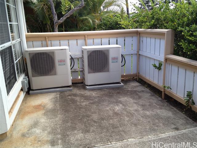 Building Photo - 240 Mananai Pl