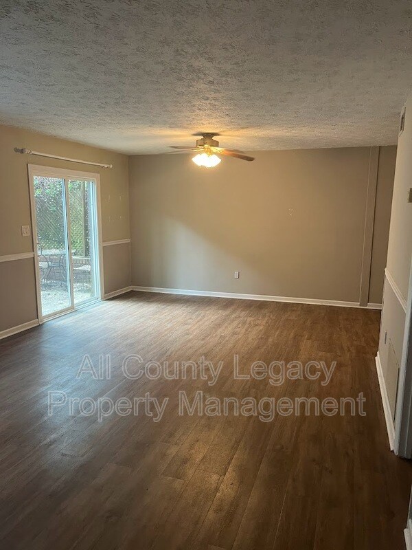 Foto del edificio - 1063 Sourwood Ct