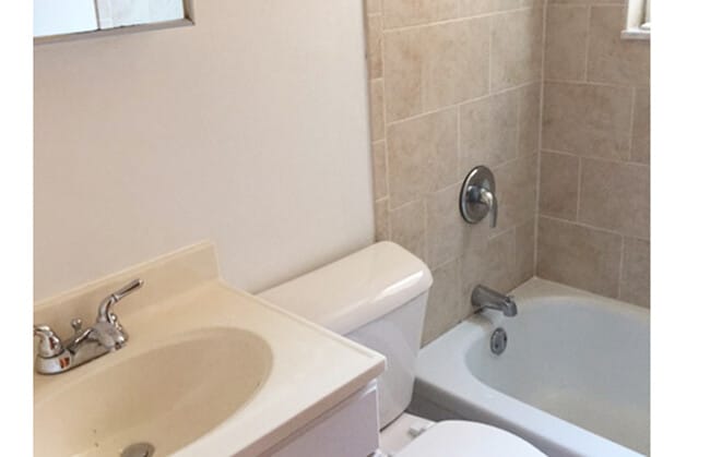Baño del obispo 3245-6 - Burnet View