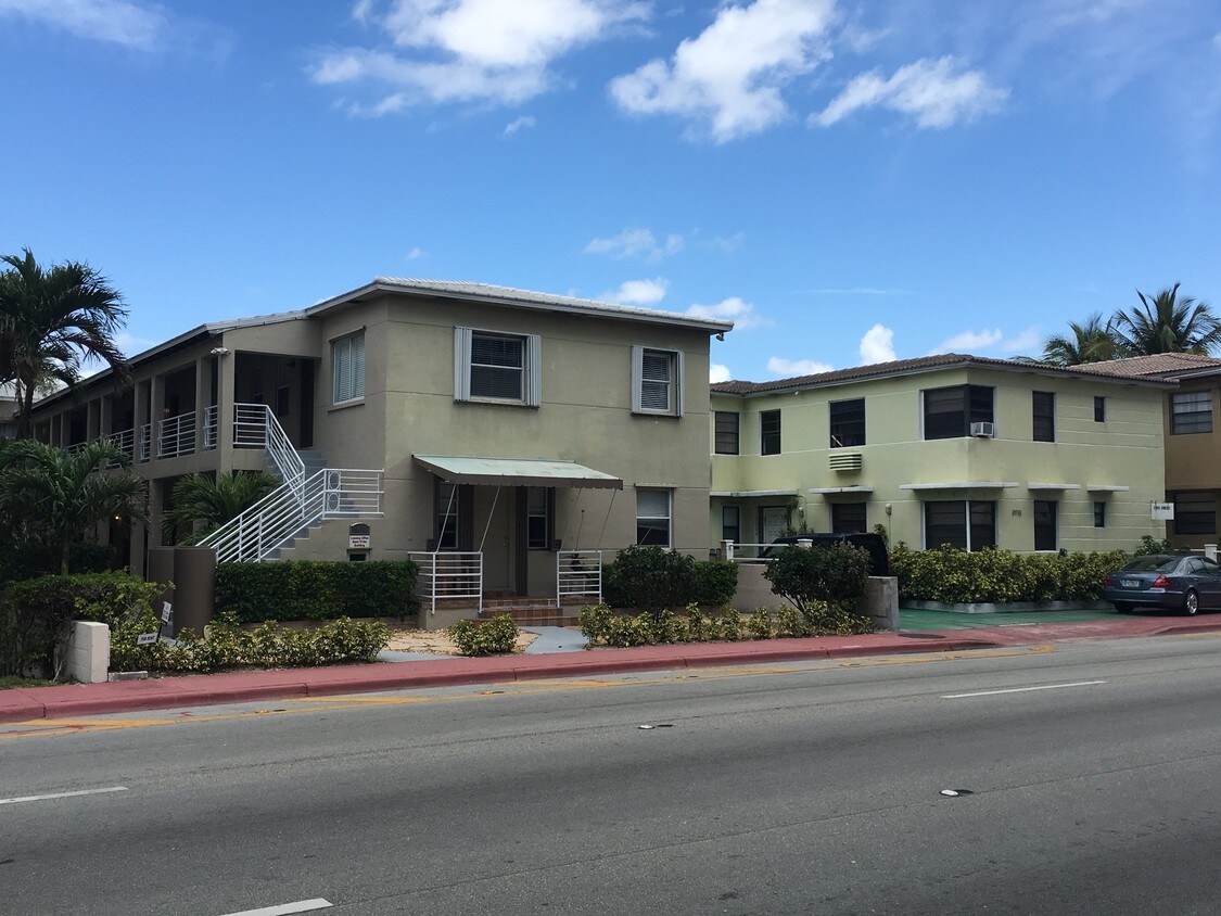 Building Photo - 8918 Collins Ave