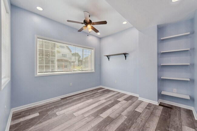 Building Photo - 305 N Graham**