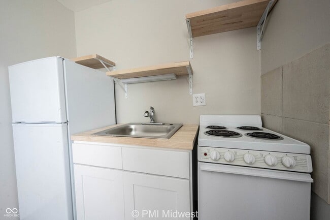 Foto del edificio - 2215 E 56th St