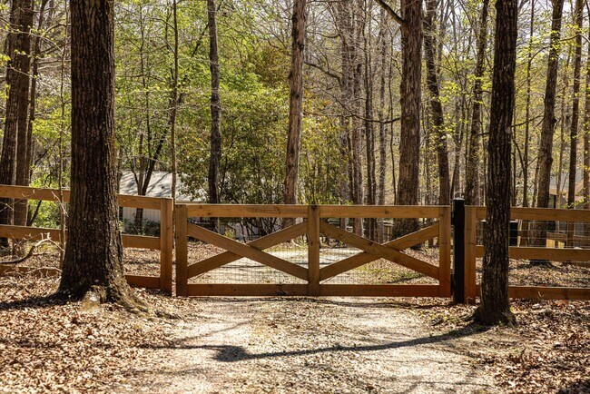 Foto del edificio - 1810 Parks Mill Dr