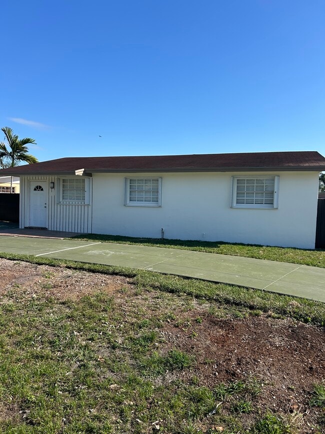 Building Photo - 11780 SW 182nd Ter