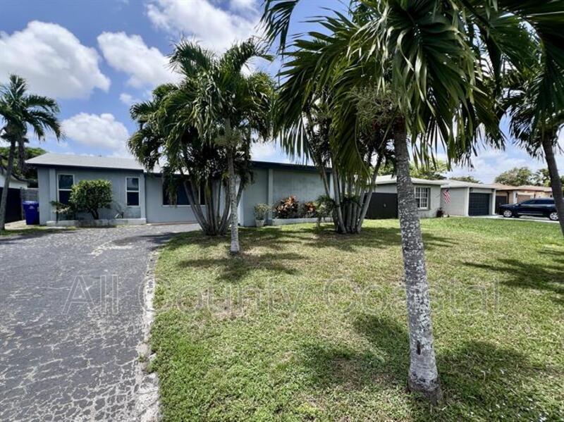 Foto principal - 8640 Wilshire Dr