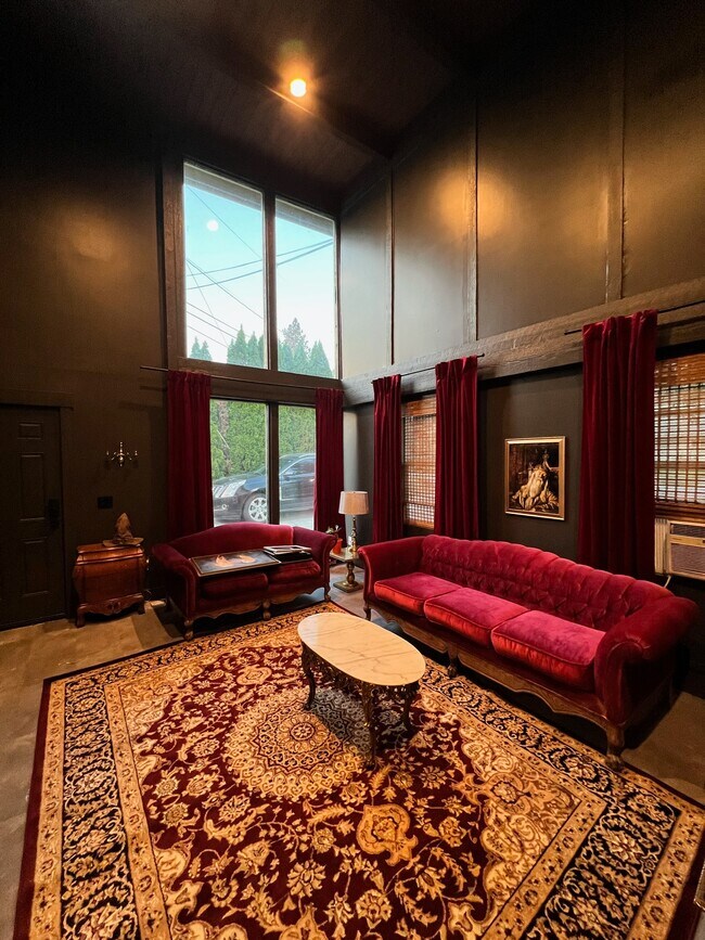 Living room - 2940 W Fairway Dr