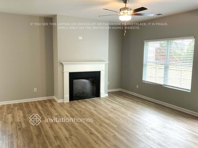 Foto del edificio - 141 Creek Crossing Ln