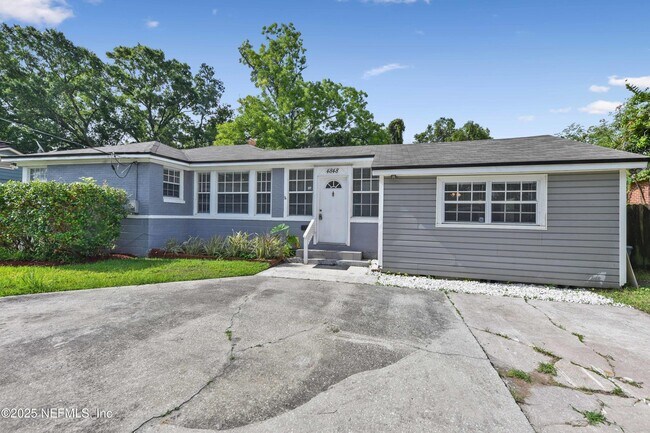 Foto del edificio - 4848 Plymouth St