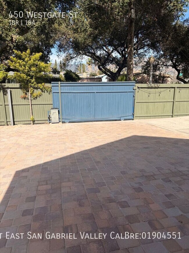 Foto del edificio - 450 Westgate St