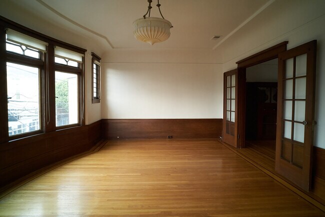Living room - 3918 24th St