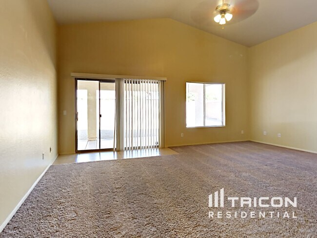 Foto del edificio - 7928 W Gibson Ln