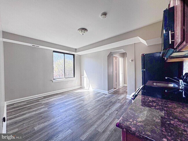 Foto del edificio - 4630 Hillside Rd SE
