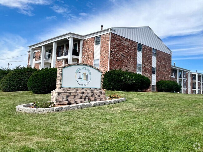 Building Photo - Avenues at East Moline