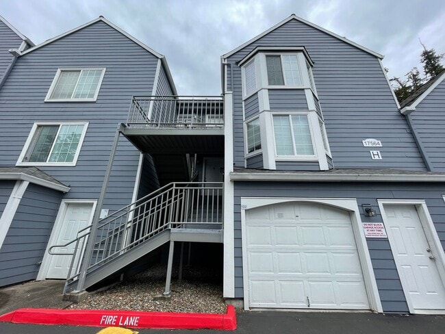Photo - 2Bd/2Ba in Bethany Condo with Garage ~ Washer/ Dryer in Unit ~ Top Floor ~ Community Pool!!!