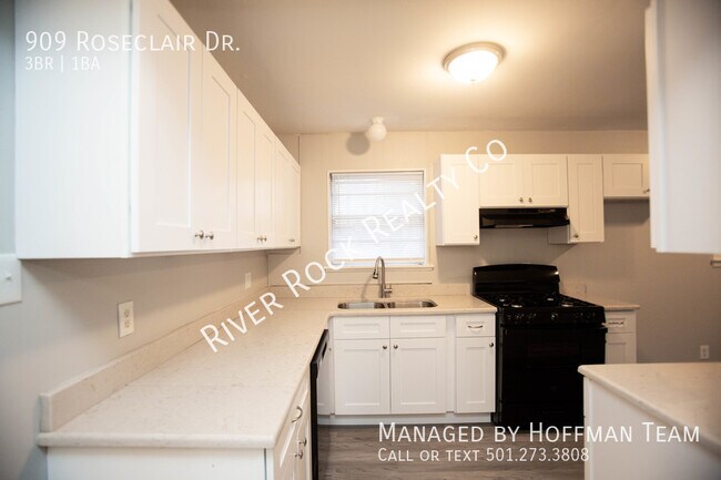 Foto del edificio - 909 Roseclair Dr