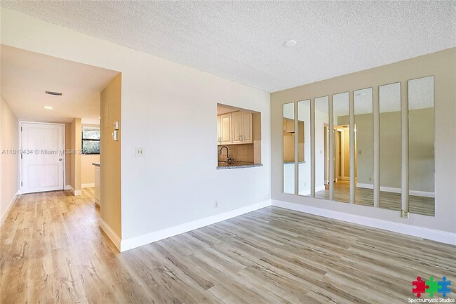 Building Photo - 1036 US-1