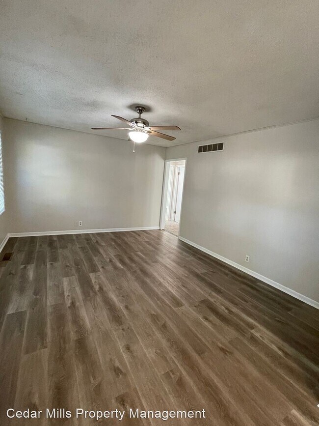 Foto del edificio - 4 br, 2 bath House - 409 W 7th St.