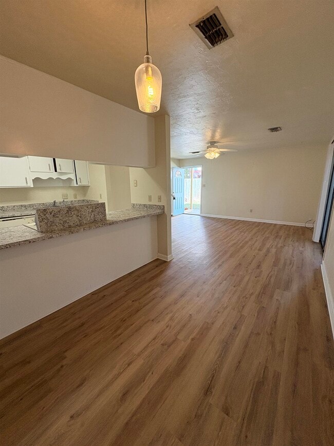 Building Photo - 3687 Donovan Dr