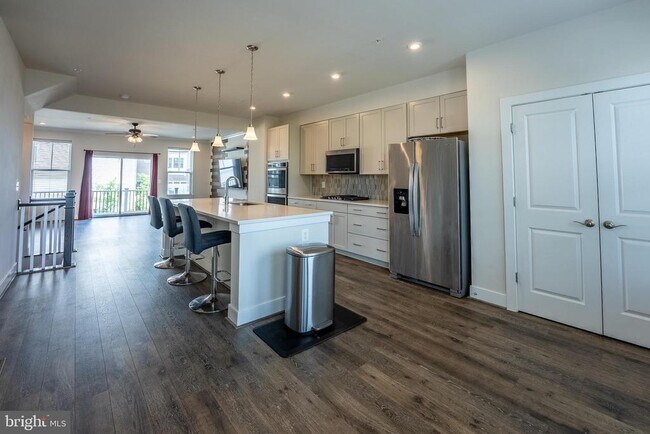 Building Photo - 6069 Dreher Ct