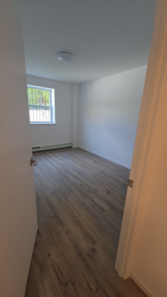 Building Photo - 278 Bainbridge St