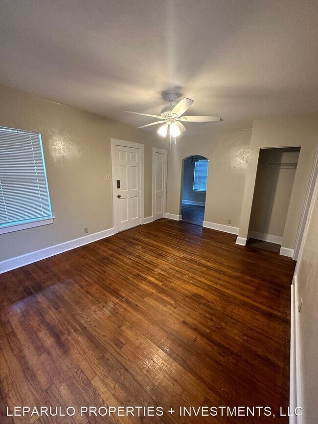 Building Photo - 2 br, 1 bath House - 718 N. Bronough