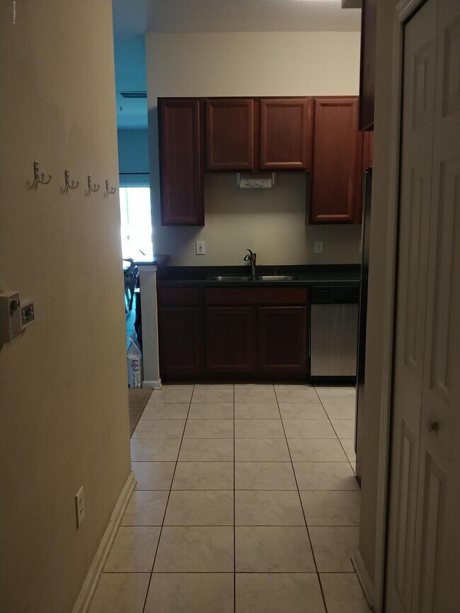 Building Photo - 7063 Deer Lodge Cir