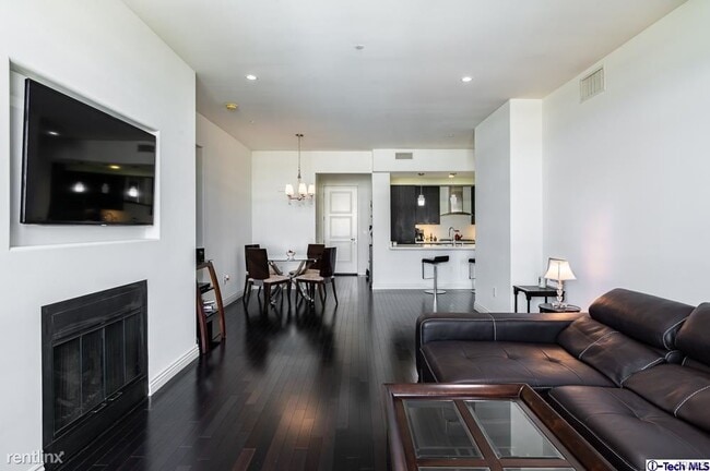 Building Photo - 2 br, 2.5 bath Condo - 607 Caruso Ave
